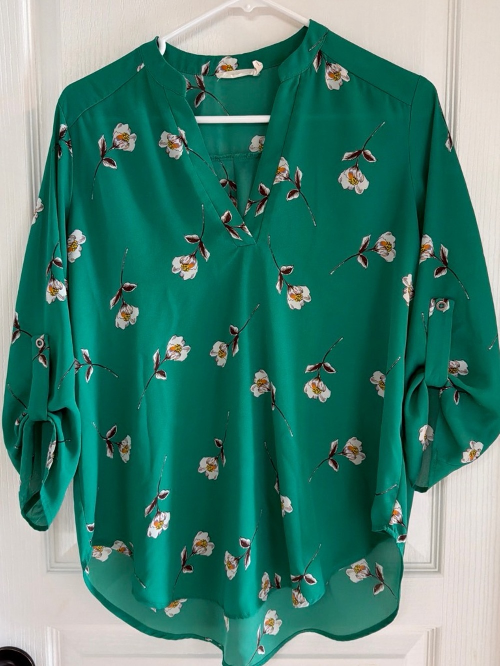 Lush Emerald Green Floral Split-Neck Blouse